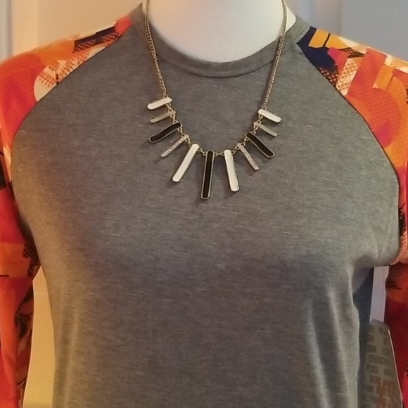 Top - Picture 2 of 3